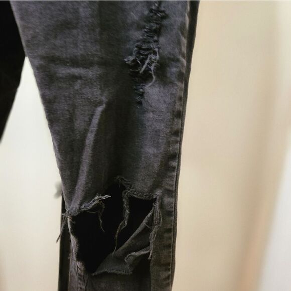 Highwaisted black distressed skinny jeans - Picture 6 of 11